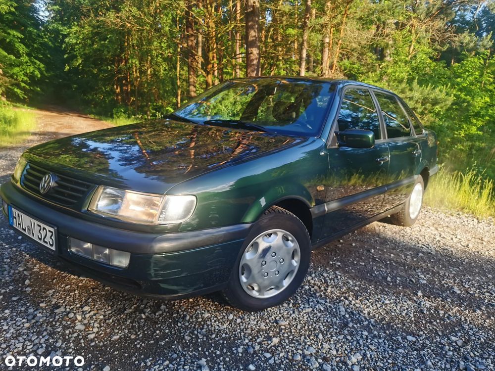 Volkswagen Passat 1.8 GL - 2