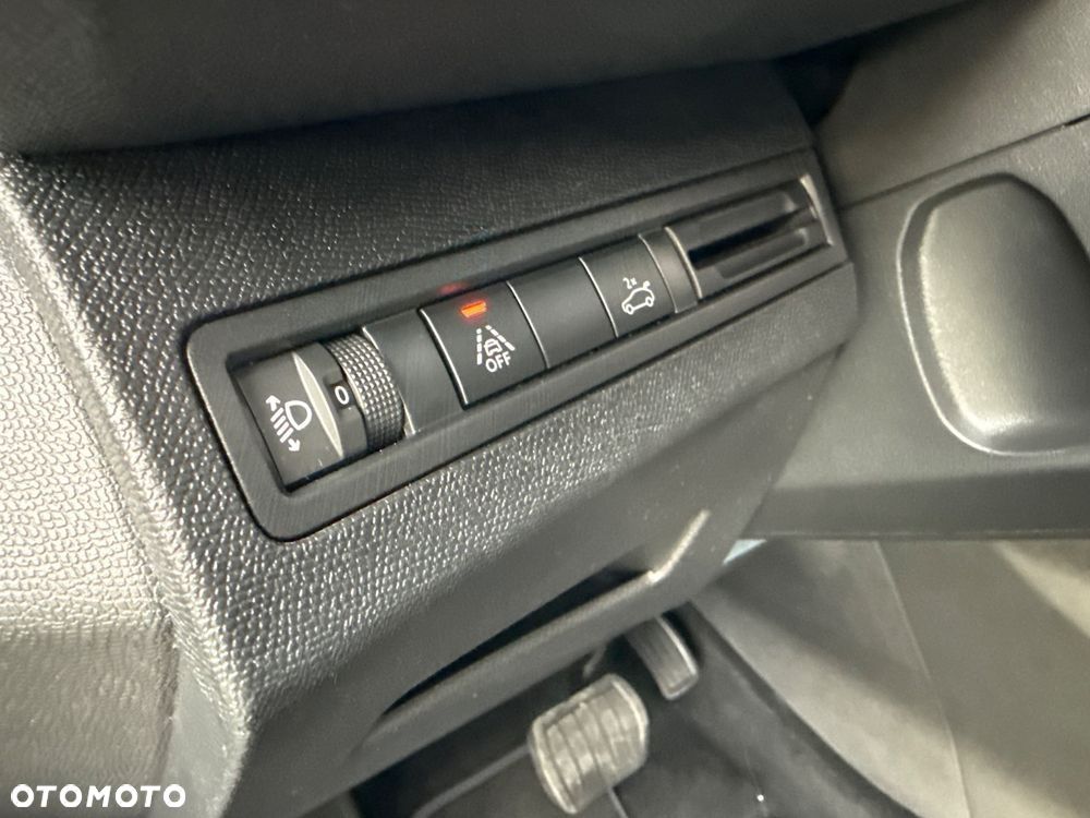 Peugeot 3008 1.5 BlueHDi Allure Pack S&S EAT8 - 17