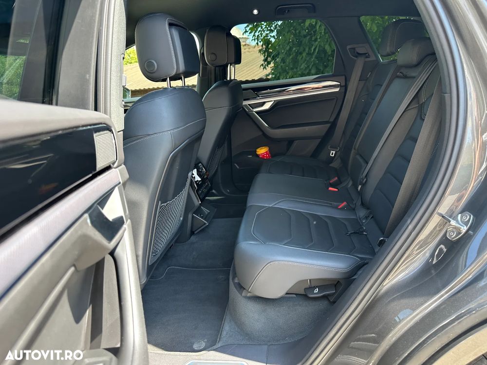 Volkswagen Touareg V6 TDI R-Style - 10