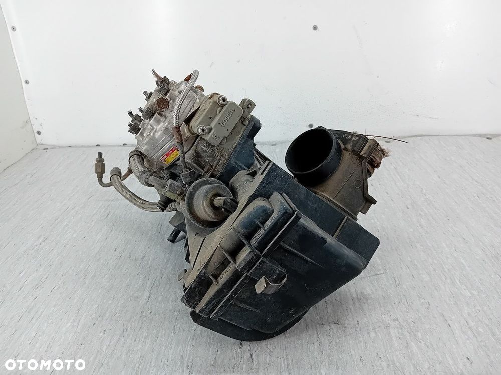 ROZDZIELACZ PALIWA AUDI 90 B3 034133353N  048133837 0438121073 2.0 - 4