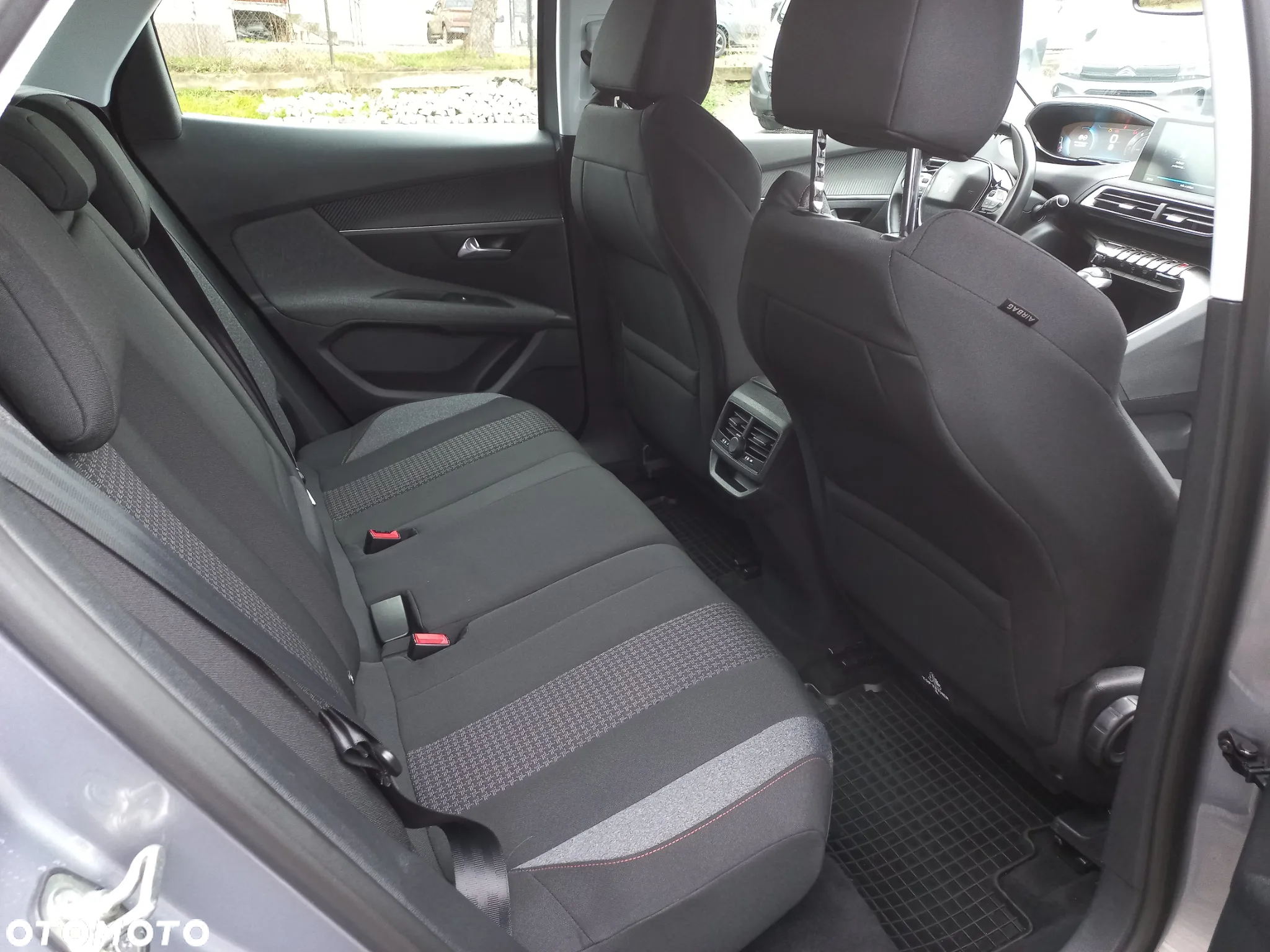 Peugeot 3008 1.2 PureTech Active S&S - 17