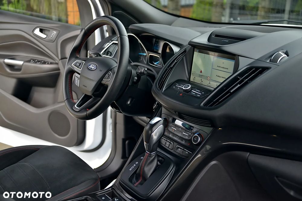 Ford Kuga 2.0 TDCi 4x4 ST-Line - 32