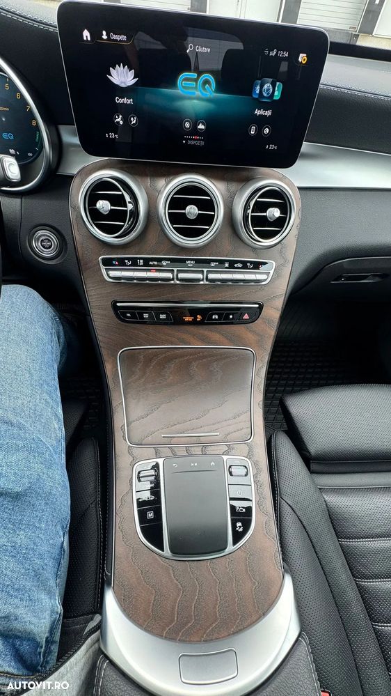Mercedes-Benz GLC 300 4Matic 9G-TRONIC Exclusive - 23