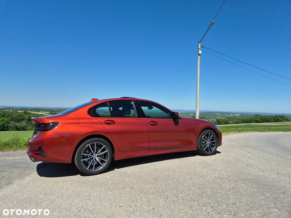 BMW Seria 3 330i xDrive Sport Line - 2