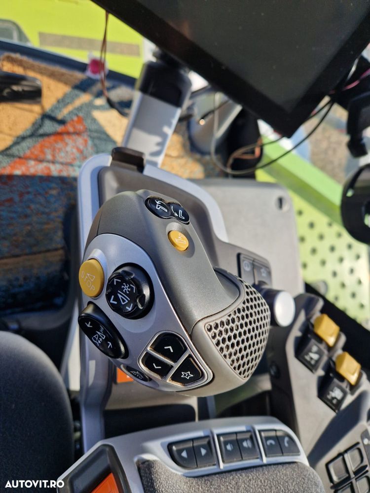 Claas TUCANO 440 - 28