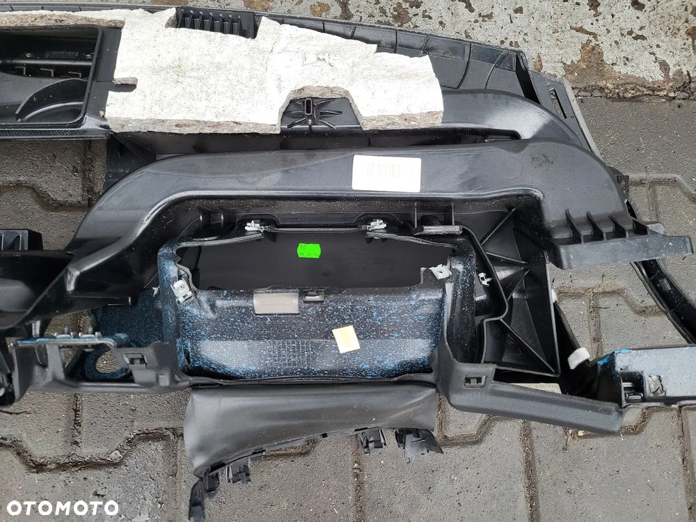 BMW E87 DESKA ROZDZIELCZA KONSOLA KOKPIT AIRBAG EUROPA - 11