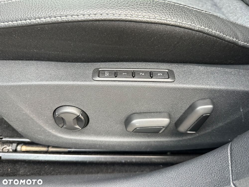 Skoda Octavia 1.5 TSI mHEV DSG Sportline - 24