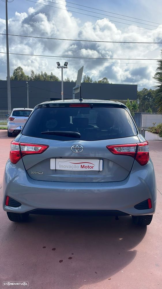 Toyota Yaris 1.0 VVT-i Comfort c/ Design-Pack - 7