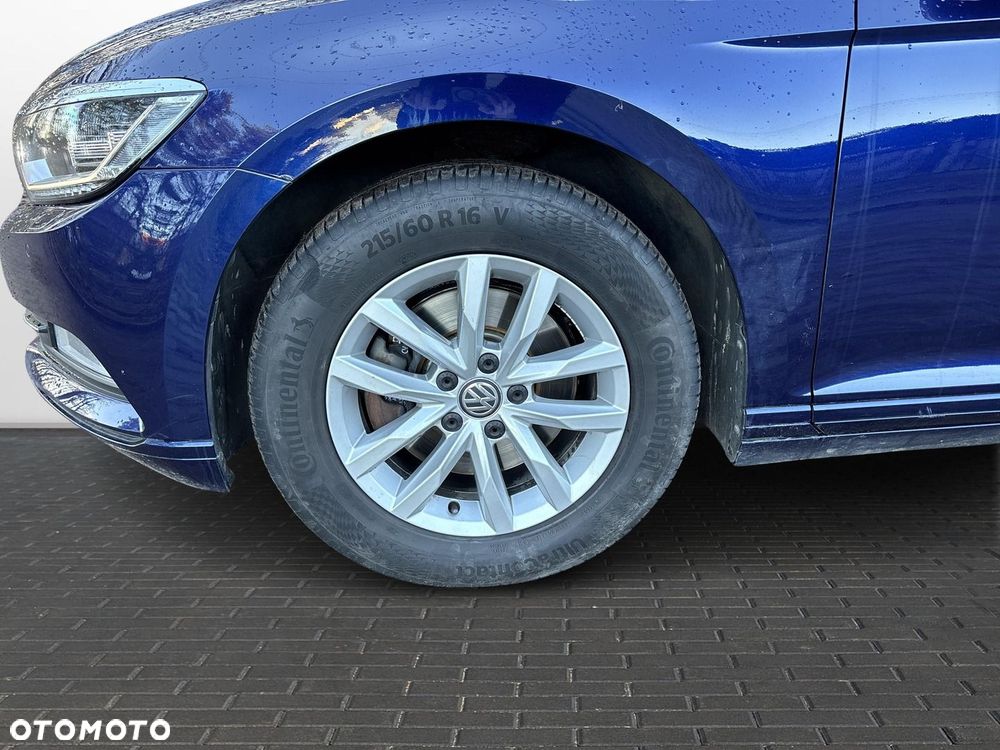 Volkswagen Passat - 19