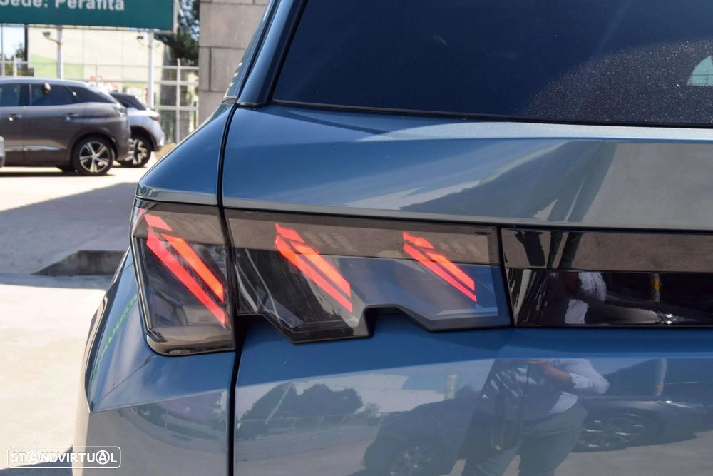 Peugeot E-5008 73 kWh GT - 35
