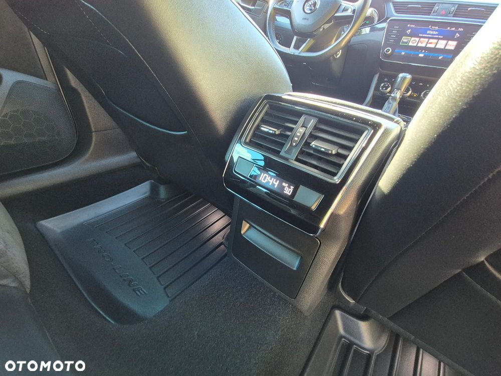 Skoda Superb 2.0 TDI 4x4 Sportline DSG - 19