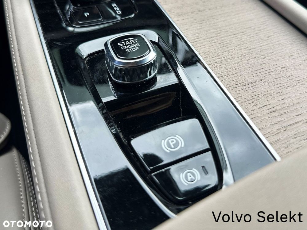 Volvo XC 90 - 22