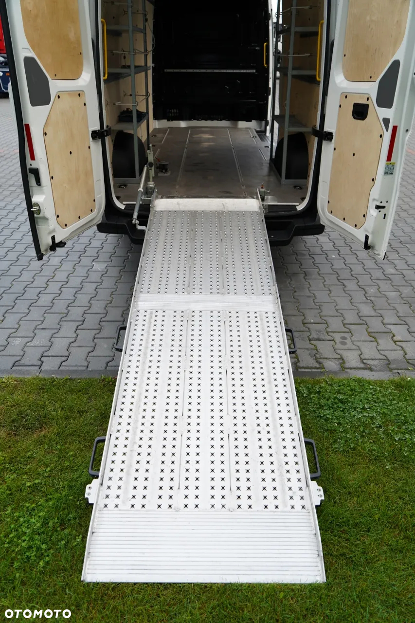 Volkswagen CRAFTER  / 2.0 D / FURGON BLASZAK / NAJAZD ALUMINIOWY /  DMC: 3500 KG / 2018 ROK / SPROWADZONY / PO KONTRAKCIE SERWISOWYM - 26