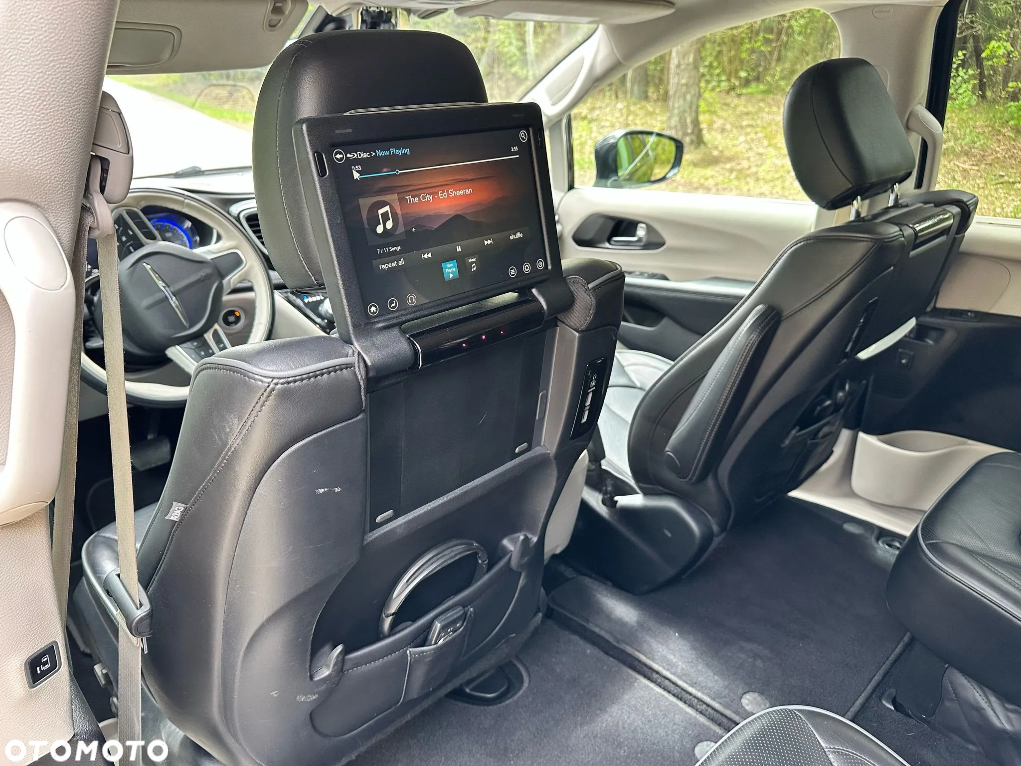 Chrysler Pacifica - 21