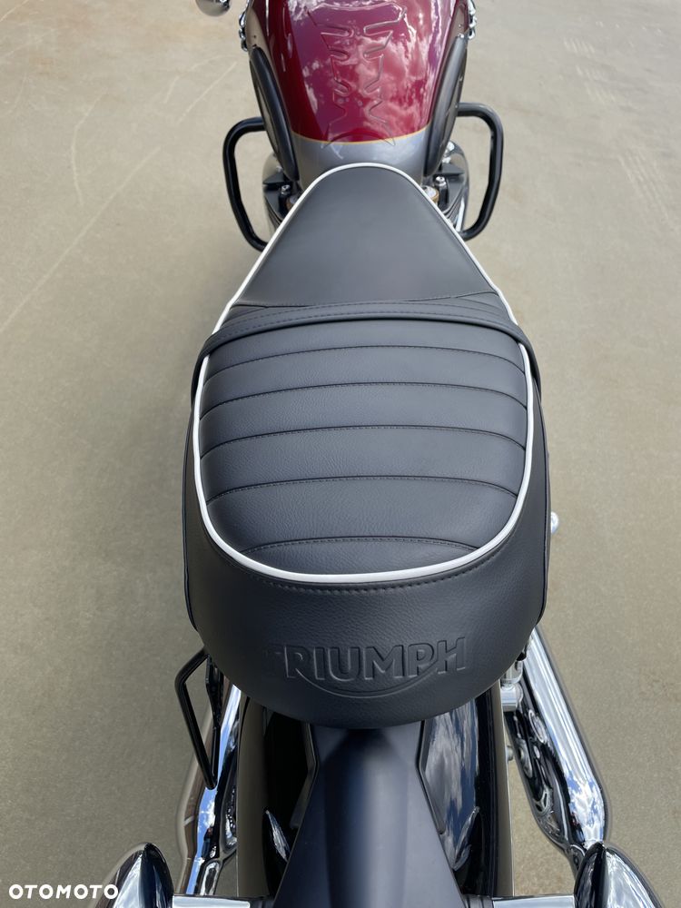 Triumph Bonneville - 14