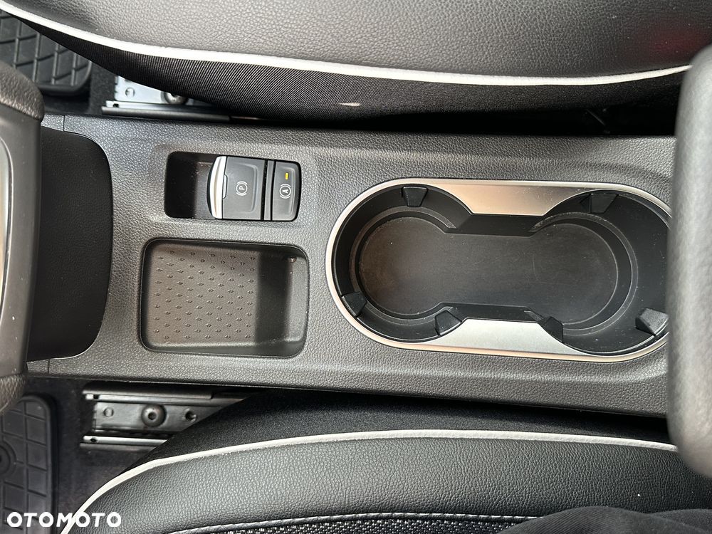 Renault Captur 1.3 TCe mHEV Intens - 19