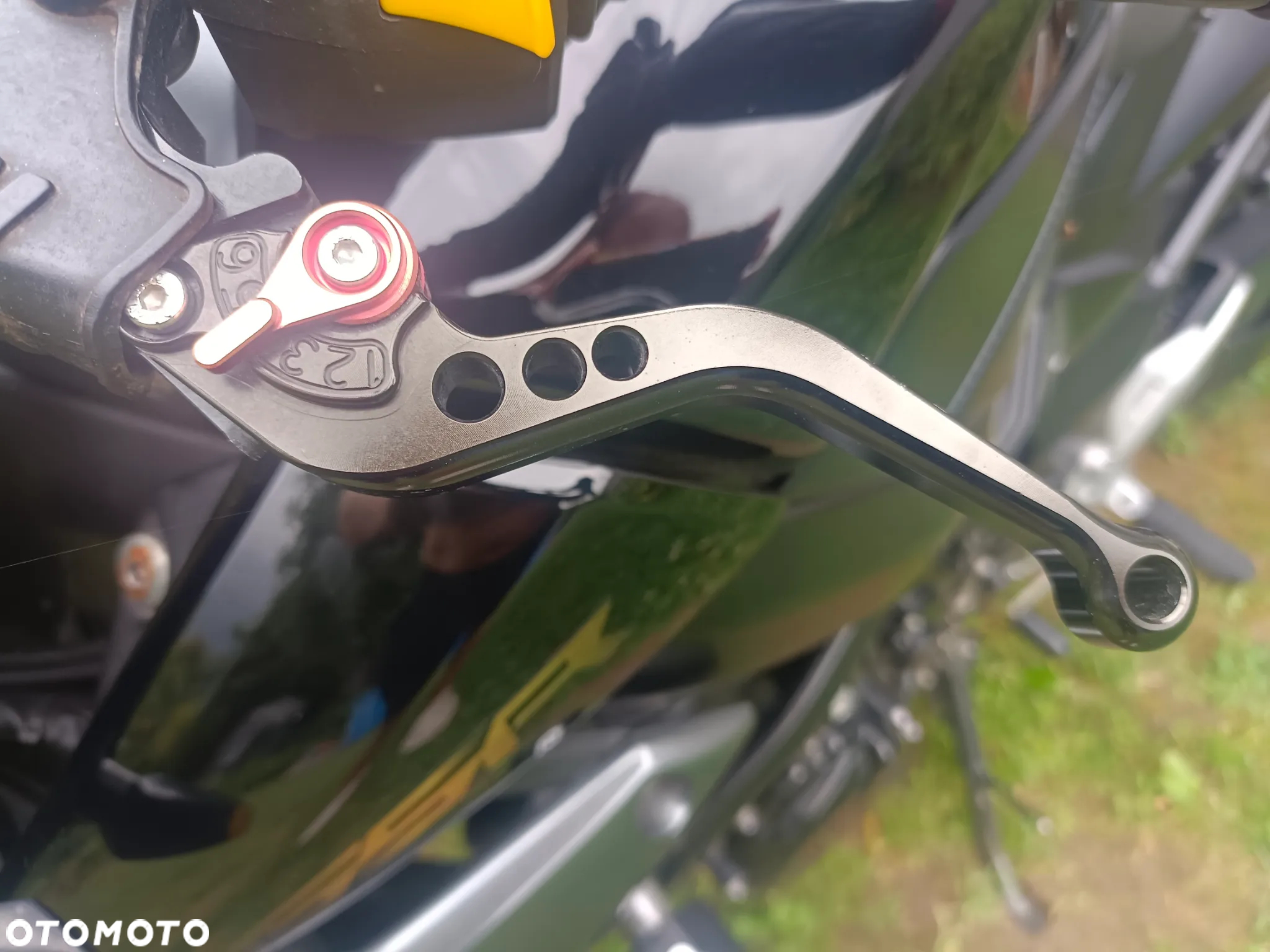 Suzuki GSR - 15