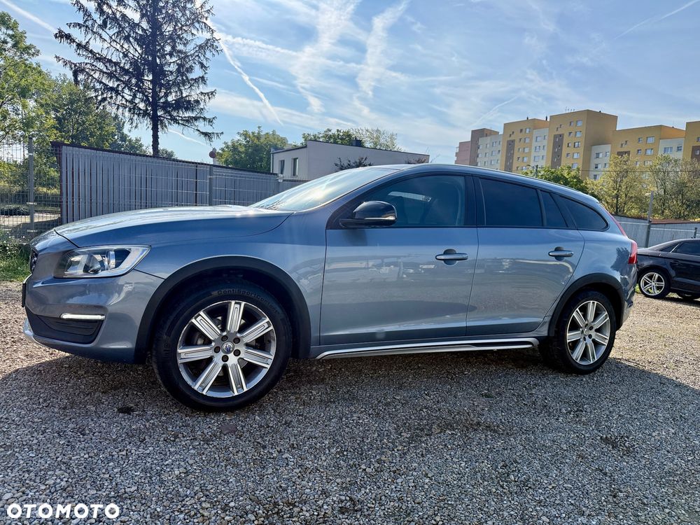 Volvo V60 Cross Country D3 Geartronic Momentum - 3