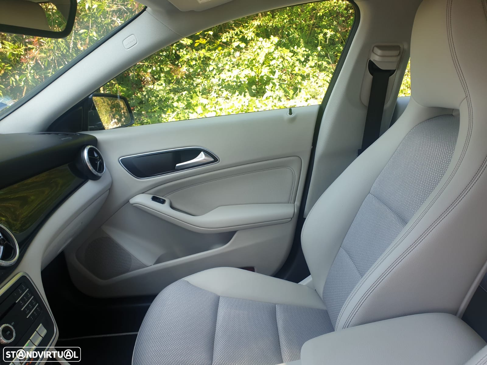 Mercedes-Benz CLA 200 d Shooting Brake Urban Aut. - 17
