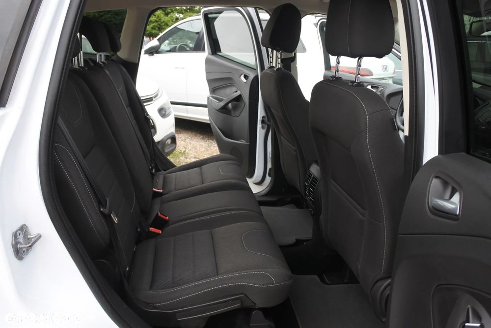 Ford Kuga 2.0 TDCi 2x4 Titanium - 8
