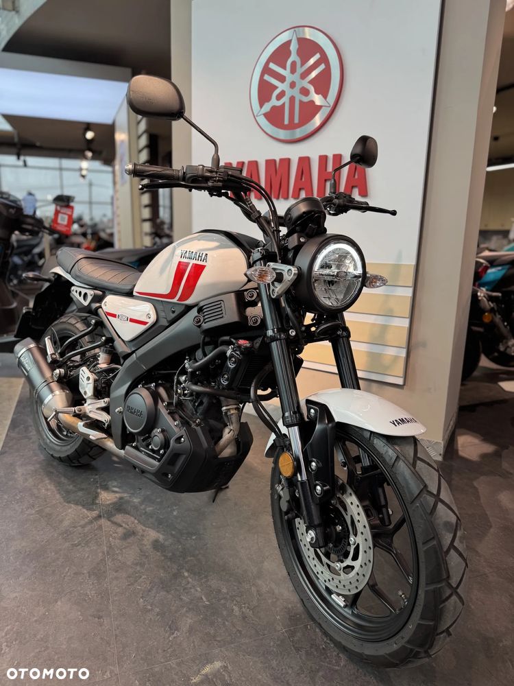 Yamaha XSR - 8