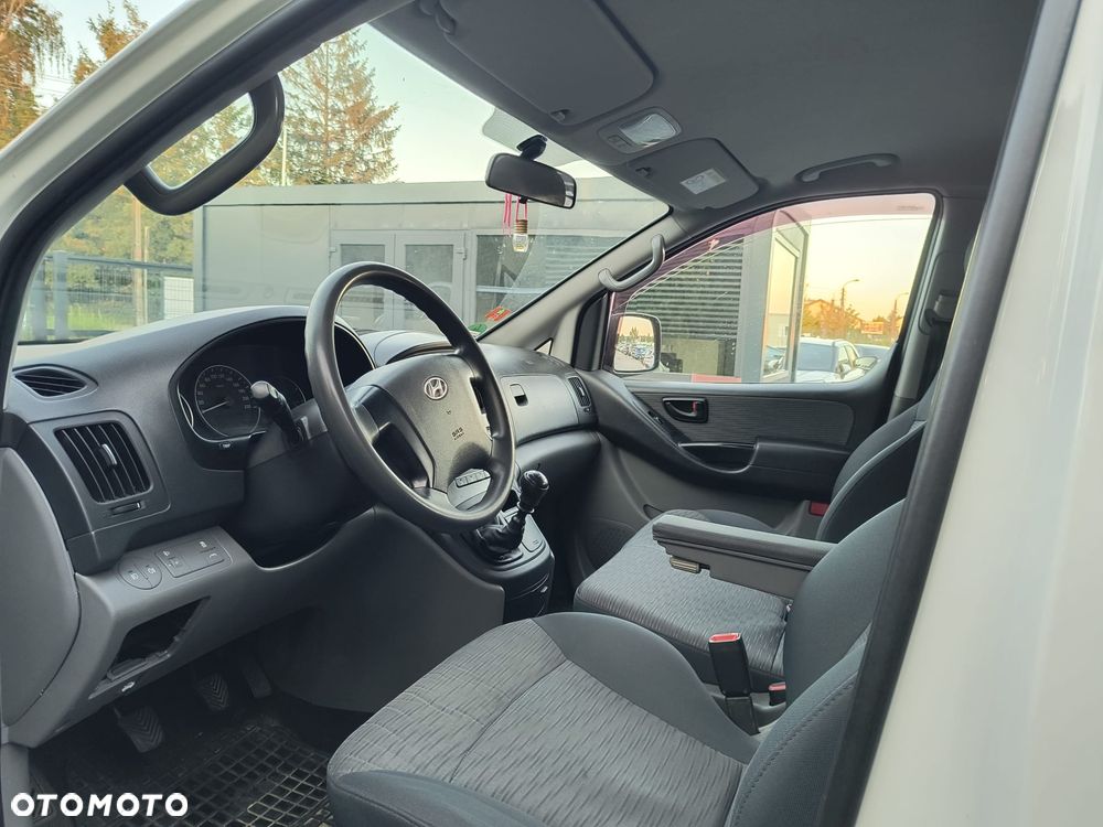 Hyundai H-1 Starex - 5