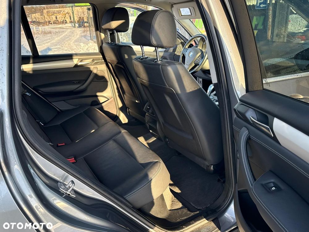 BMW X3 xDrive20i Advantage - 15