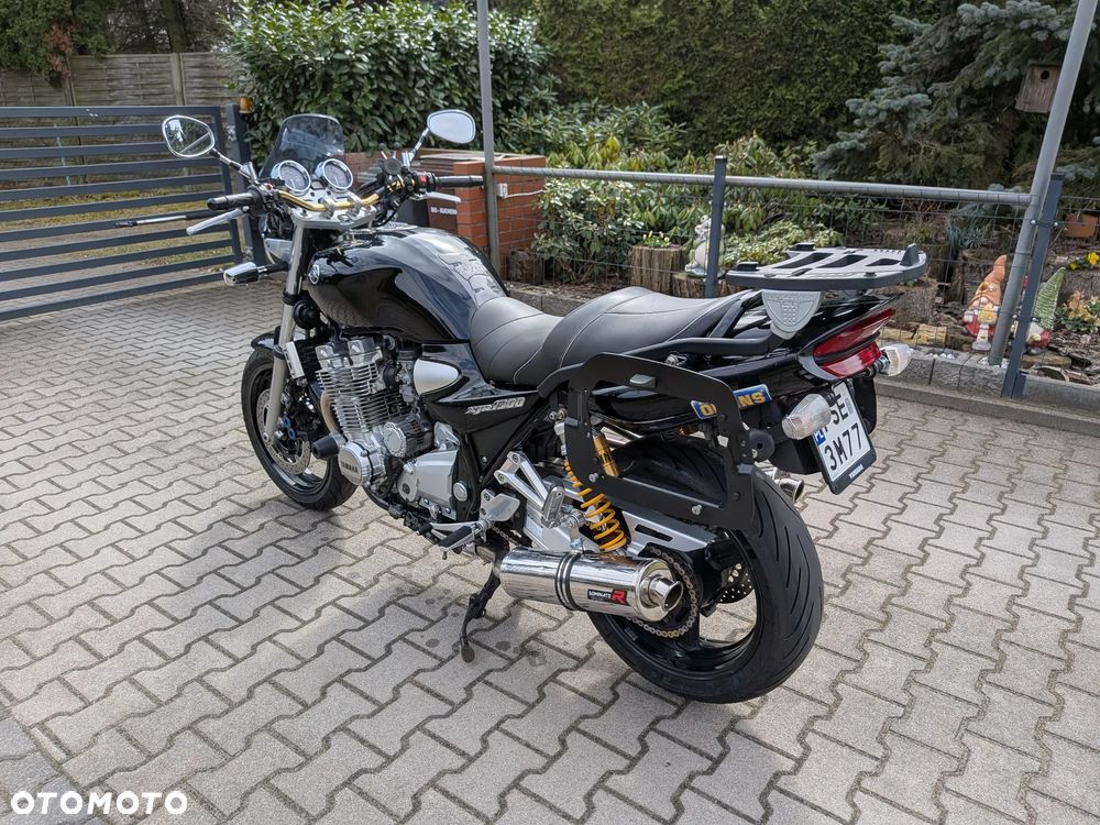 Yamaha XJR - 11