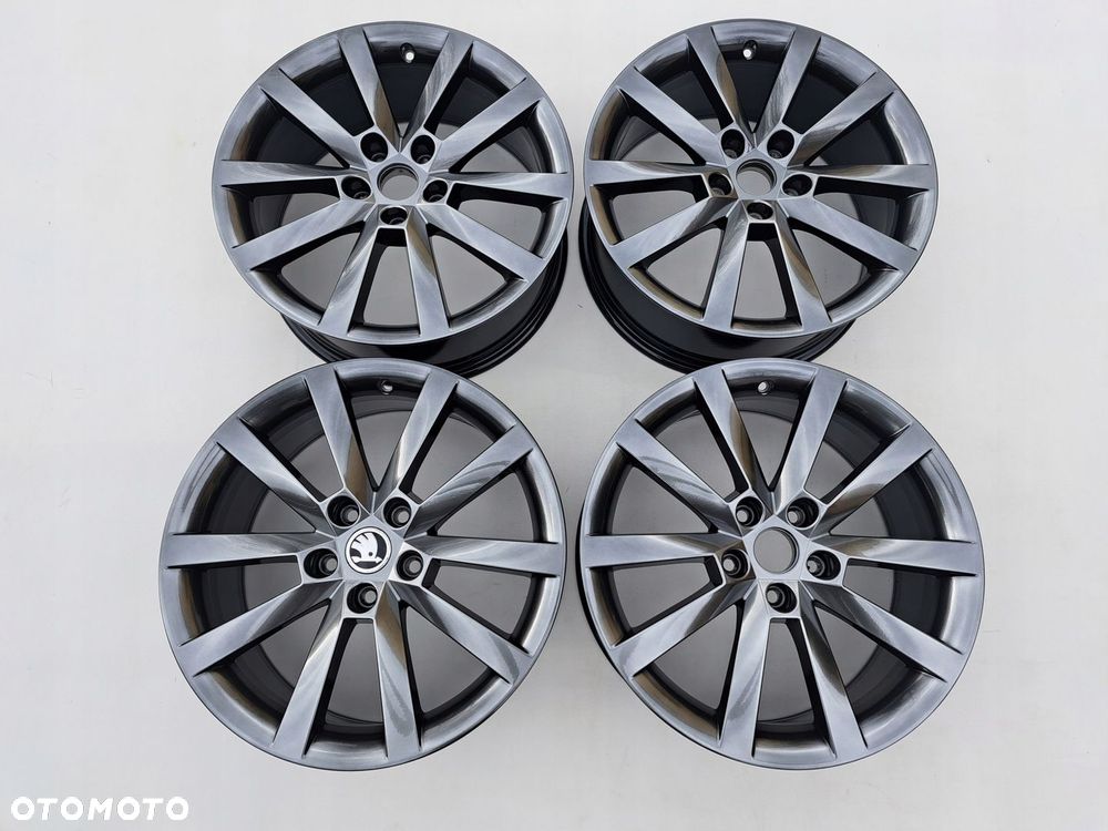 ORYG. SKODA 5E0 OCTAVIA 18 SHADOW CHROME - 6