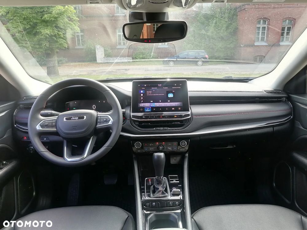 Jeep Compass - 31