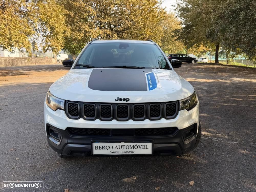Jeep Compass 1.3 T-GDI 4xe PLUG-IN HYBRID Auto First Edition Urban - 4