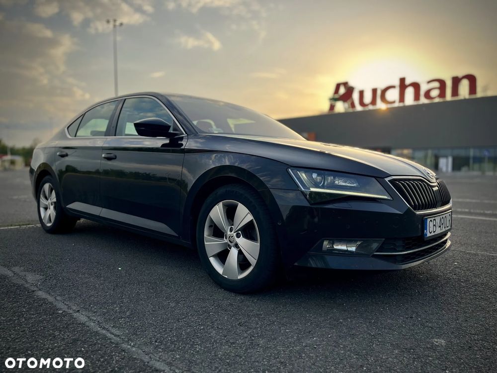 Skoda Superb 2.0 TDI Style DSG - 2