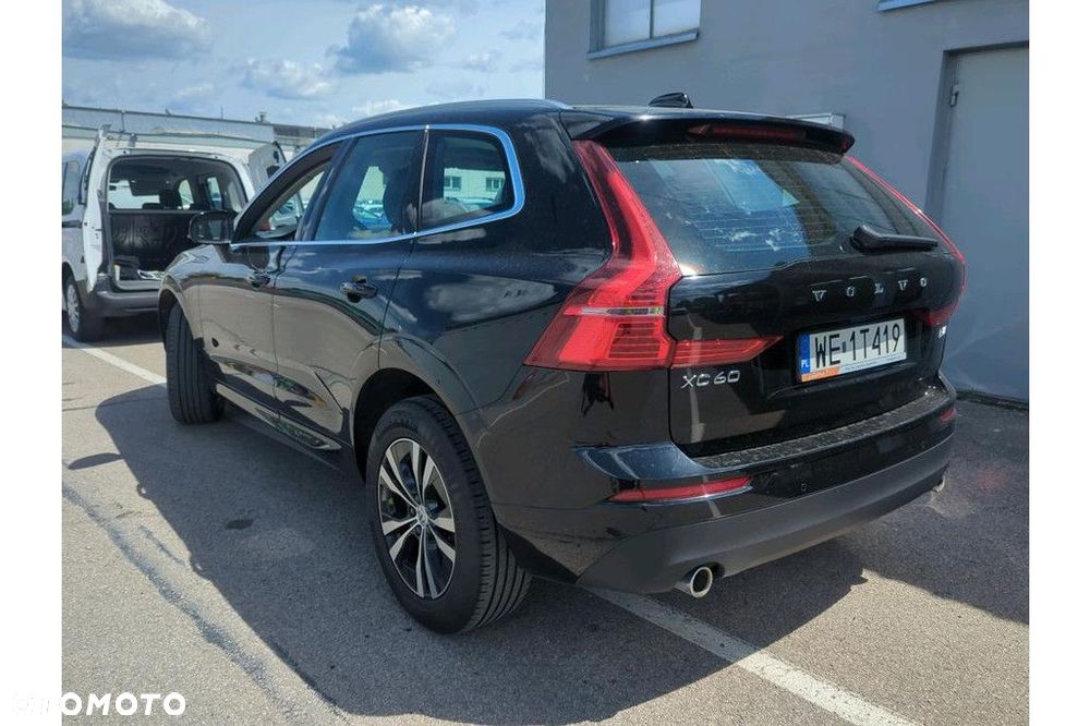 Volvo XC 60 B4 D AWD Momentum Pro - 2