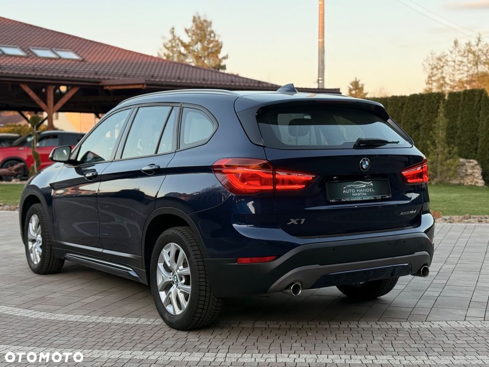 BMW X1 xDrive18d - 13