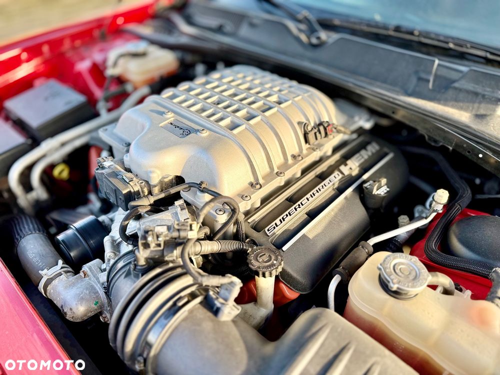 Dodge Challenger - 16
