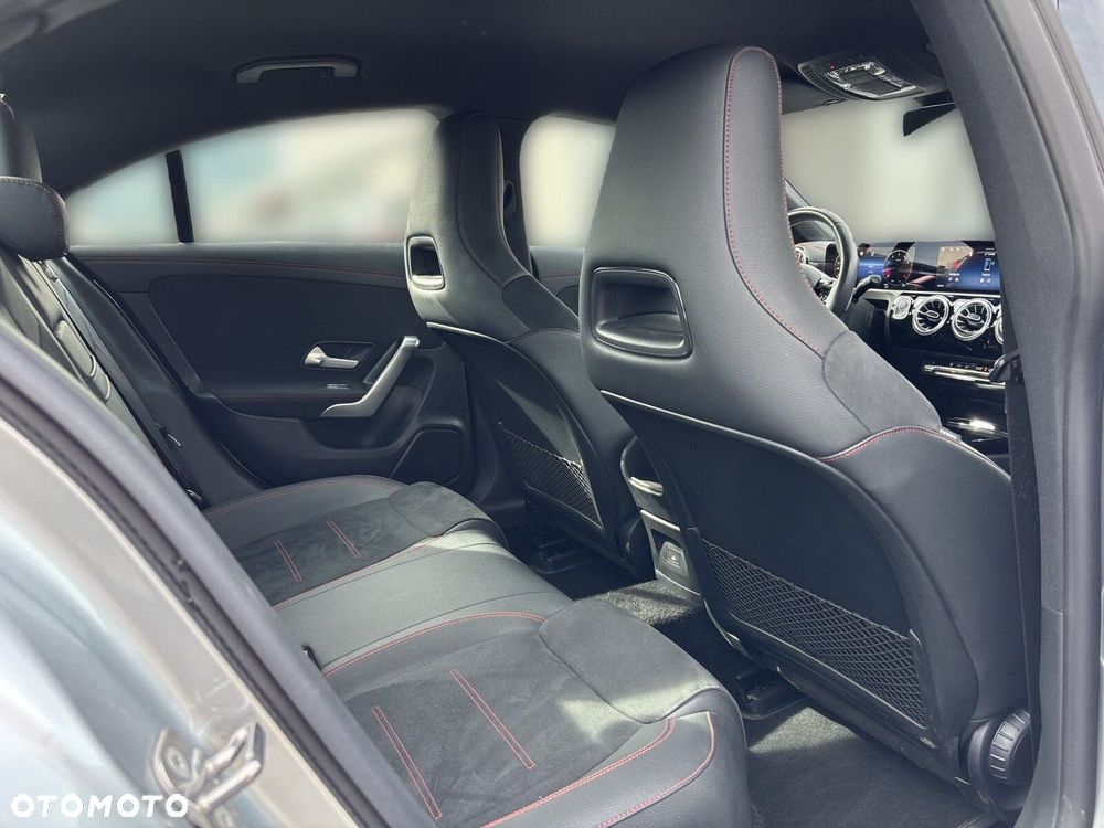 Mercedes-Benz CLA - 21