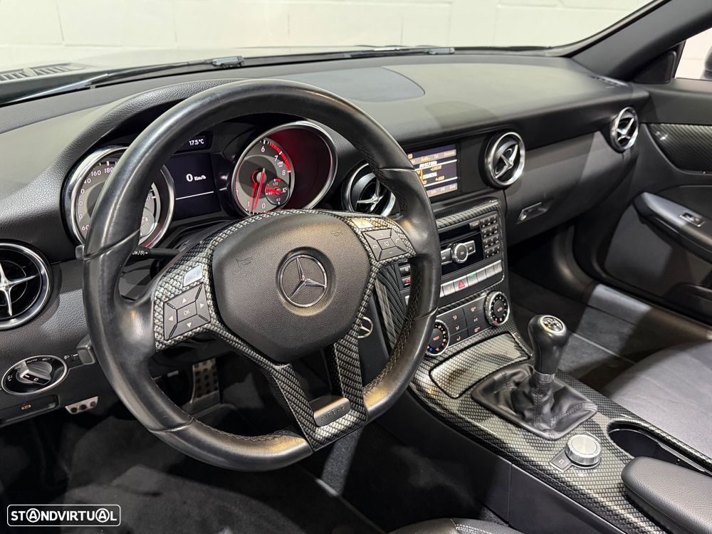 Mercedes-Benz SLK 200 (BlueEFFICIENCY) - 24