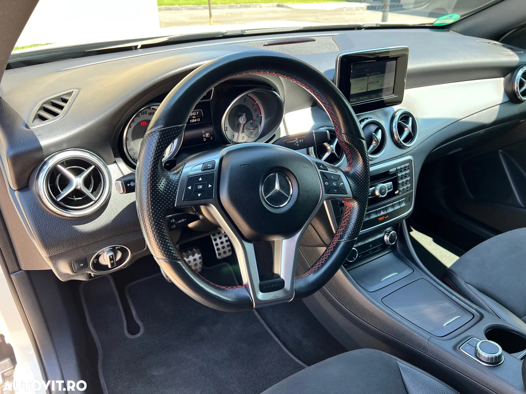 Mercedes-Benz GLA 200 7G-DCT AMG Line - 16
