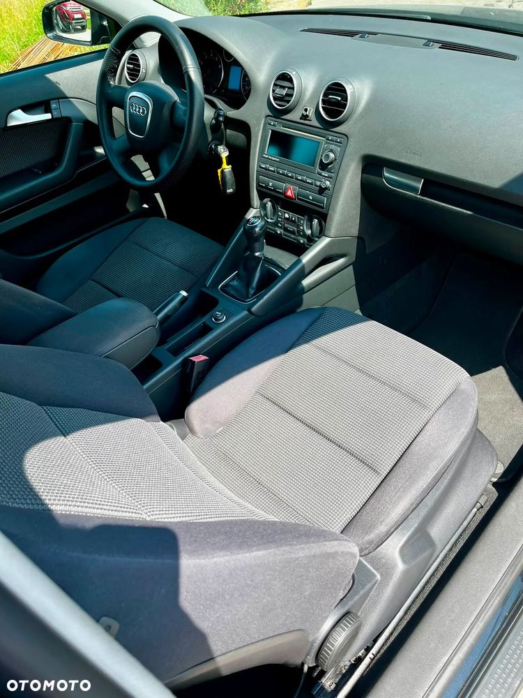 Audi A3 3-drzwiowe 1.6 Ambition - 8