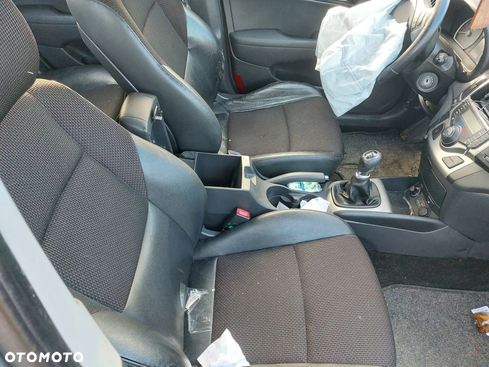 Drzwi HYUNDAI i30 1,6D 11R. lampy,fotele.... - 6