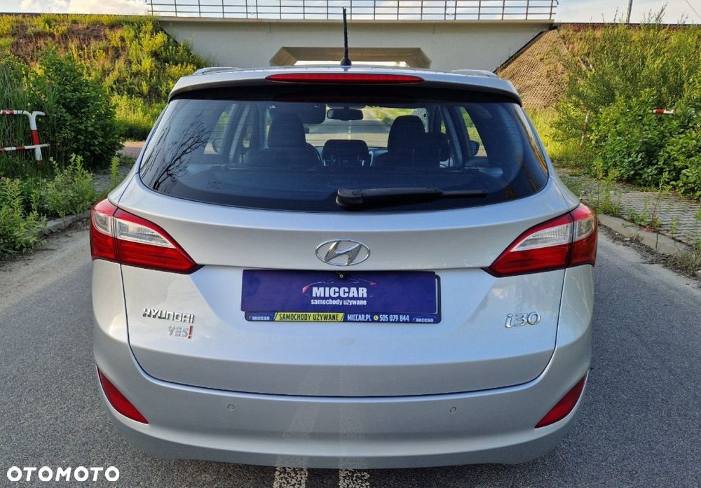 Hyundai i30 blue Kombi 1.6 GDi YES Silver - 7