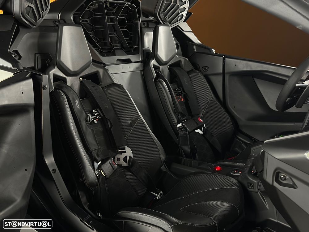 Can-Am Maverick R Can Am Maverick R XRC DCT SAS - 8