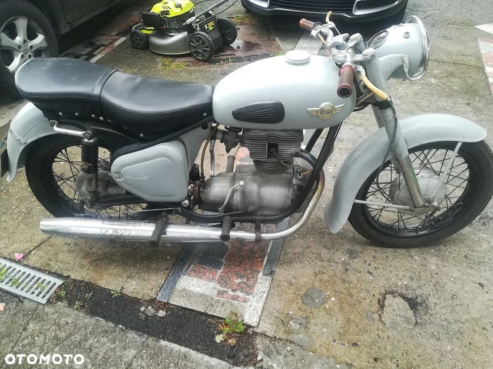 Jawa 250 - 4