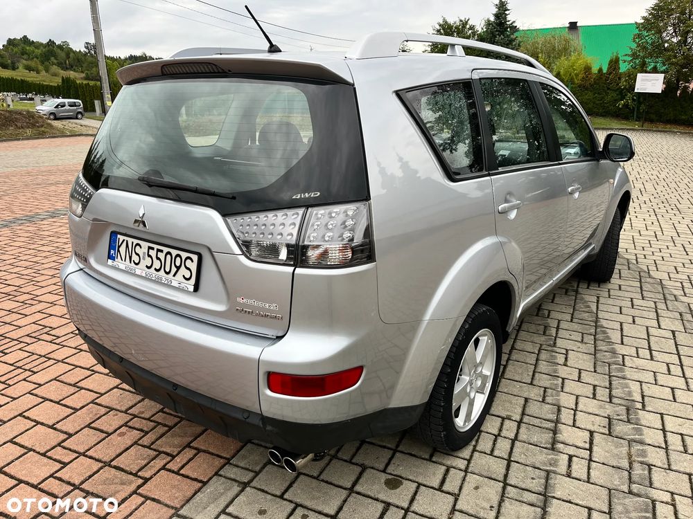 Mitsubishi Outlander 2.0 DID Intense + - 9
