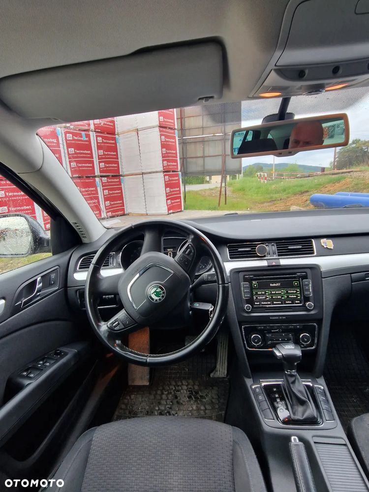 Skoda Superb 2.0 TDI Elegance DSG - 8