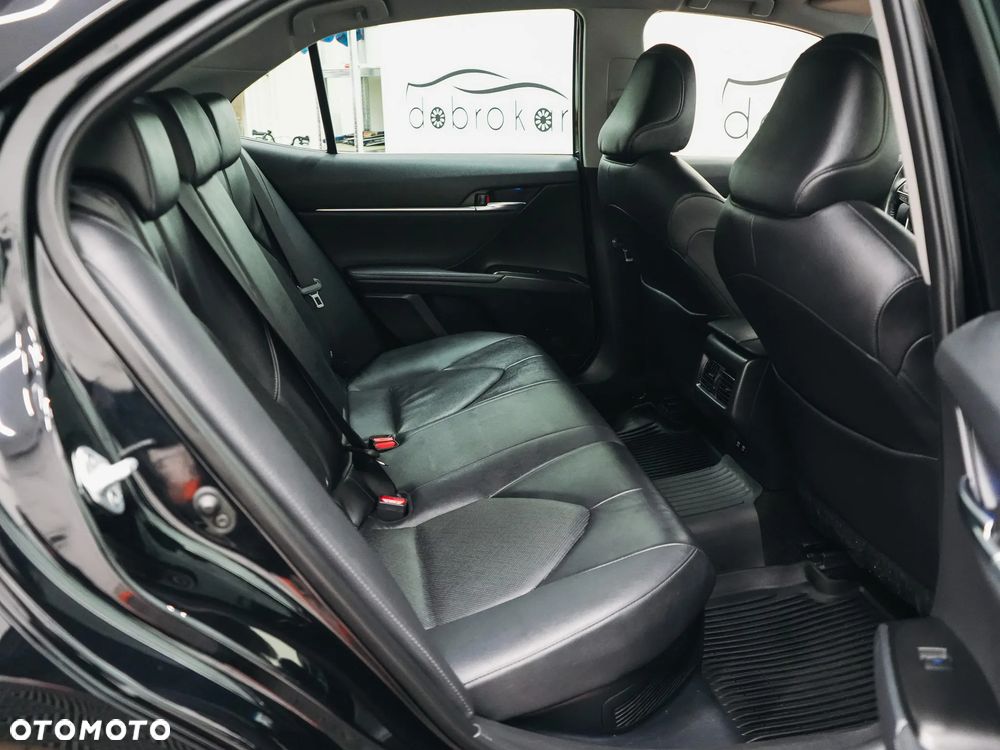 Toyota Camry 2.5 Hybrid Executive CVT - 30