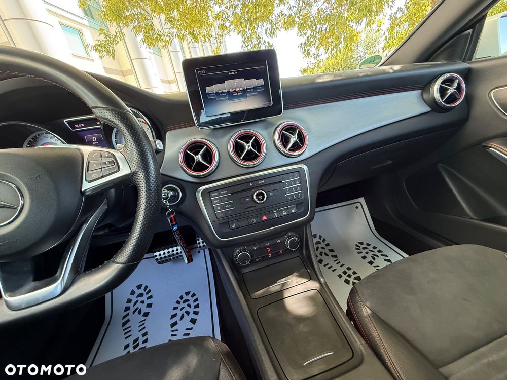 Mercedes-Benz CLA 180 7G-DCT AMG Line - 17