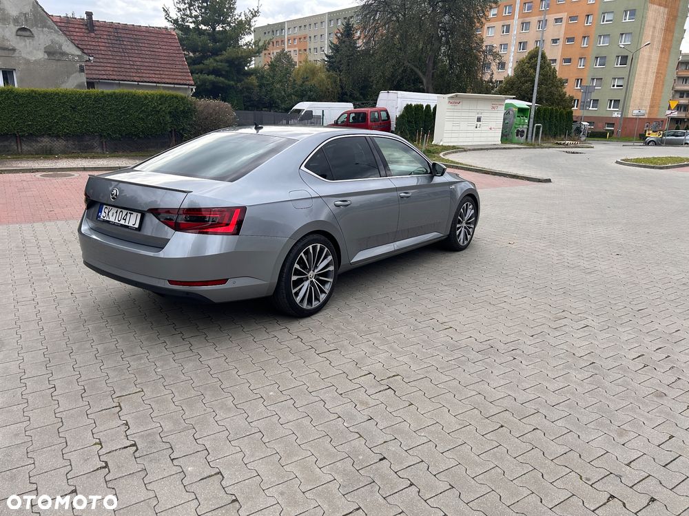 Skoda Superb 2.0 TDI 4x4 L&K DSG - 2
