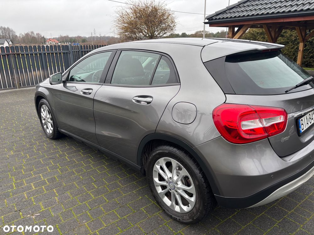 Mercedes-Benz GLA - 2