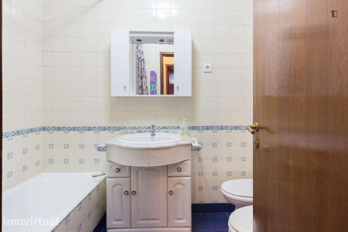 Quarto - localizado em Paranhos Porto - Grande imagem: 5/31
